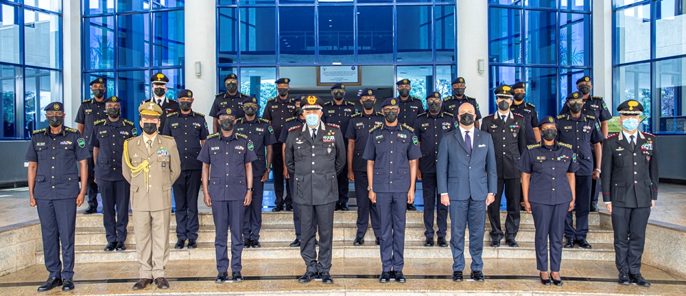 RNP officers and visiting delegation in a group photo after holding bilateral meeting.  