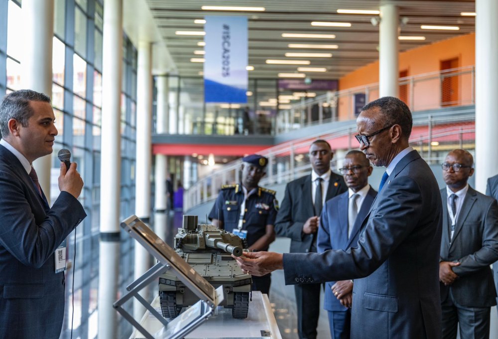President Kagame toured the ISCA Exhibition, where security experts and personnel showcased defence and security capabilities and innovations.