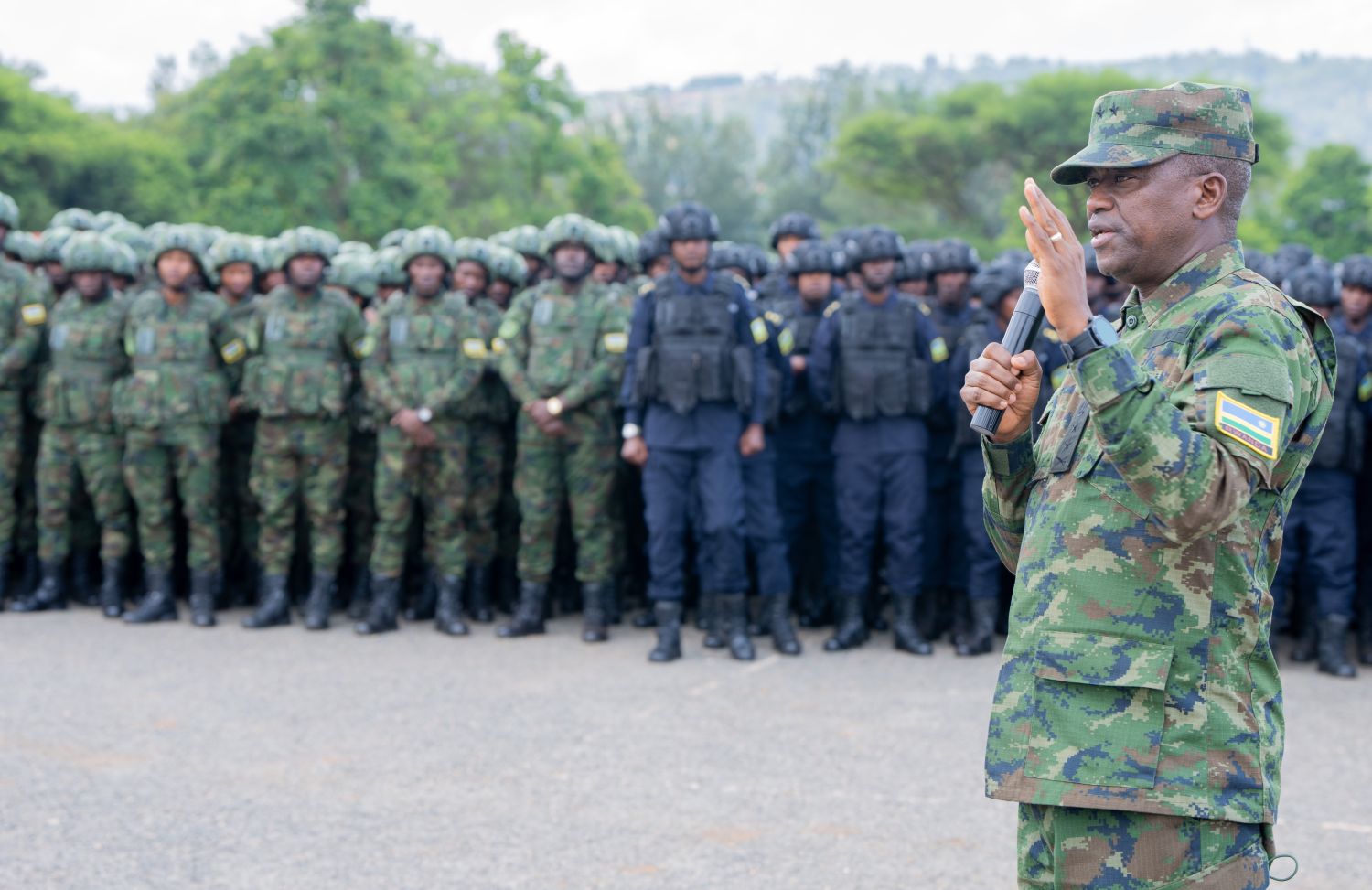 The Rwanda Defence Force (RDF) Army Chief of Staff, Major General Vincent Nyakarundi, briefed the new contingent of Rwanda Security Forces (RSF) at Kami Barracks ahead of their deployment to Cabo Delgado Province in Mozambique.