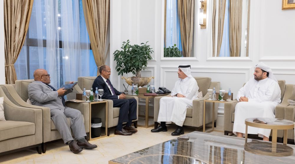 The Prime Minister and Minister of Foreign Affairs of Qatar, Sheikh Mohammed bin Abdulrahman bin Jassim Al-Thani, on Saturday, May 31, met with the Chairperson of the African Union (AU) Commission, Mahamoud Ali Youssouf, to discuss ongoing efforts to resolve the conflict between Rwanda and the Democratic Republic of the Congo (DRC).