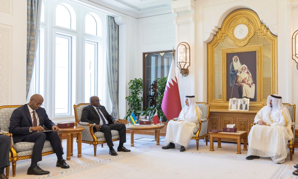 Qatar’s Prime Minister and Minister of Foreign Affairs, Sheikh Mohammed bin Abdulrahman bin Jassim Al-Thani, met on Sunday with Rwanda’s Minister of Foreign Affairs and International Cooperation, Olivier Nduhungirehe, for high-level talks aimed at strengthening bilateral ties and advancing regional peace efforts in the Great Lakes region.