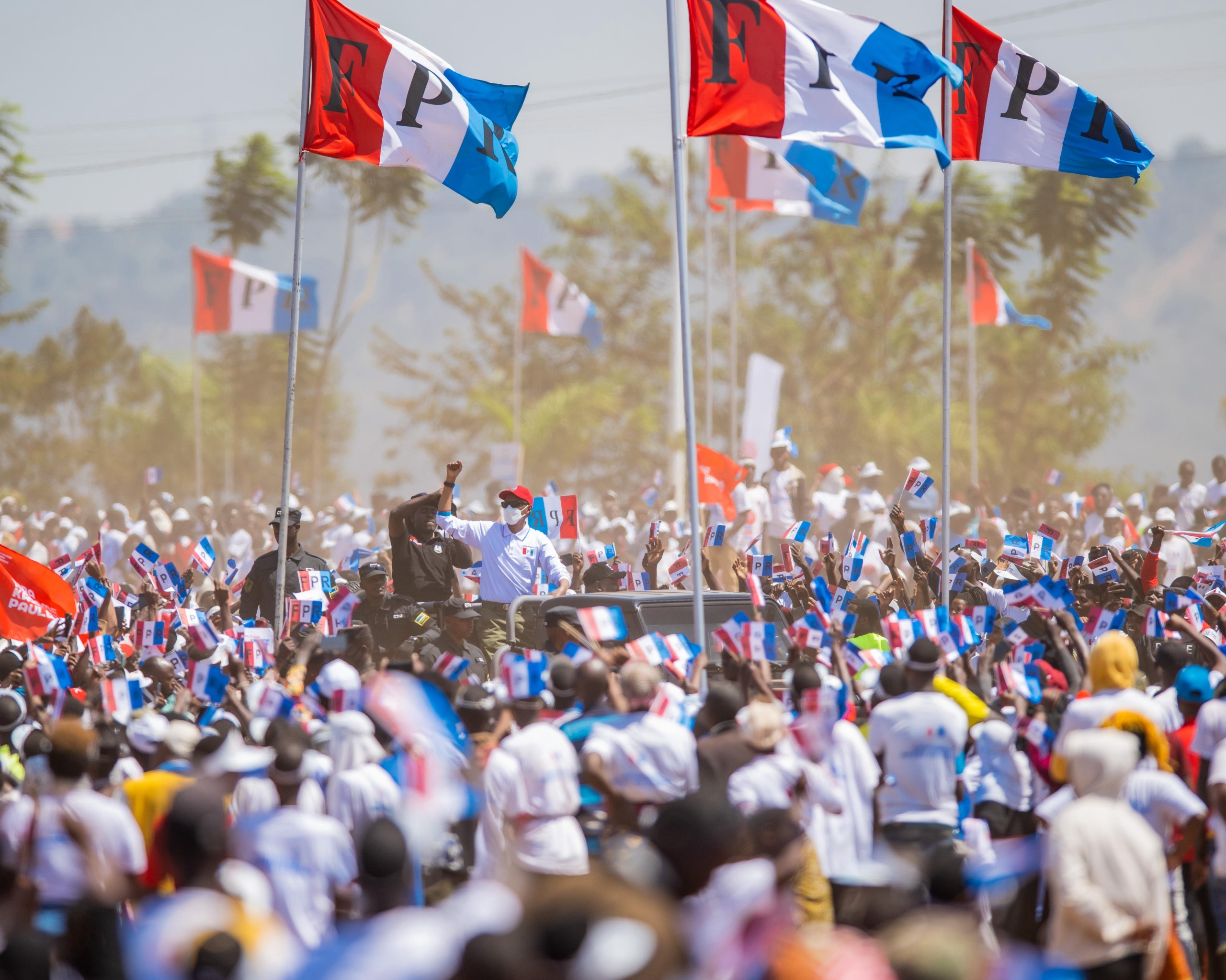 RPF Inkotanyi presidential candidate Paul Kagame campaigns in Kicukiro District.