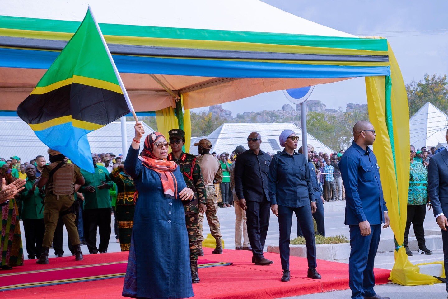 Built at a cost of $300 million, the bridge replaces the Kigongo–Busisi ferry route, long criticised for inefficiency and vulnerability to weather disruptions.
