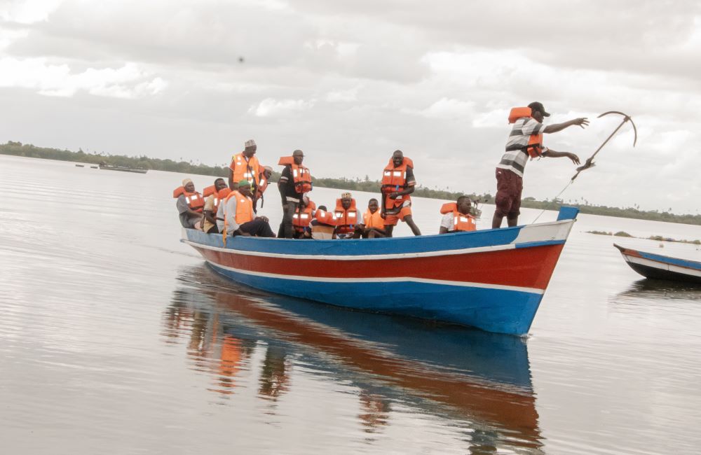 The donated fishing boat is expected to boost the cooperative’s capacity, enhance productivity, and improve income for local families who rely on artisanal fishing as a primary source of livelihood.