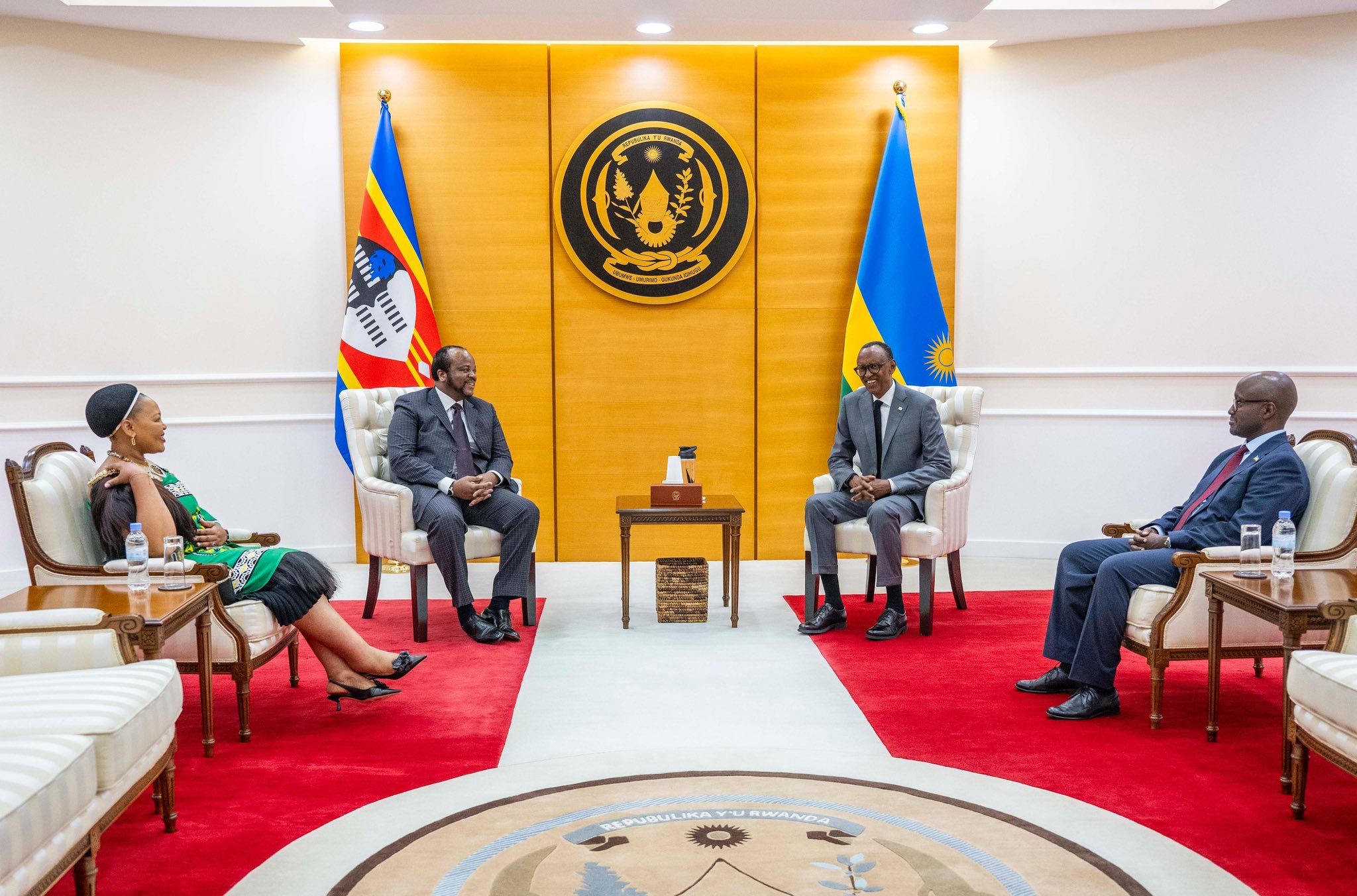 President Paul Kagame hosted King Mswati III at his Urugwiro Village office. In attendance were Rwanda's Foreign Affairs Minister Olivier Nduhungirehe and his Eswatini counterpart, Pholile Shakantu.