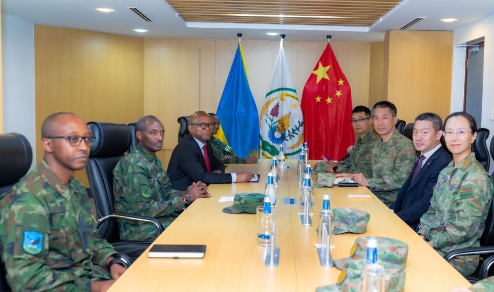Chinese Ambassador to Rwanda, Wang Xuekun accompanied the delegation during the visit to RDF headquarters. 