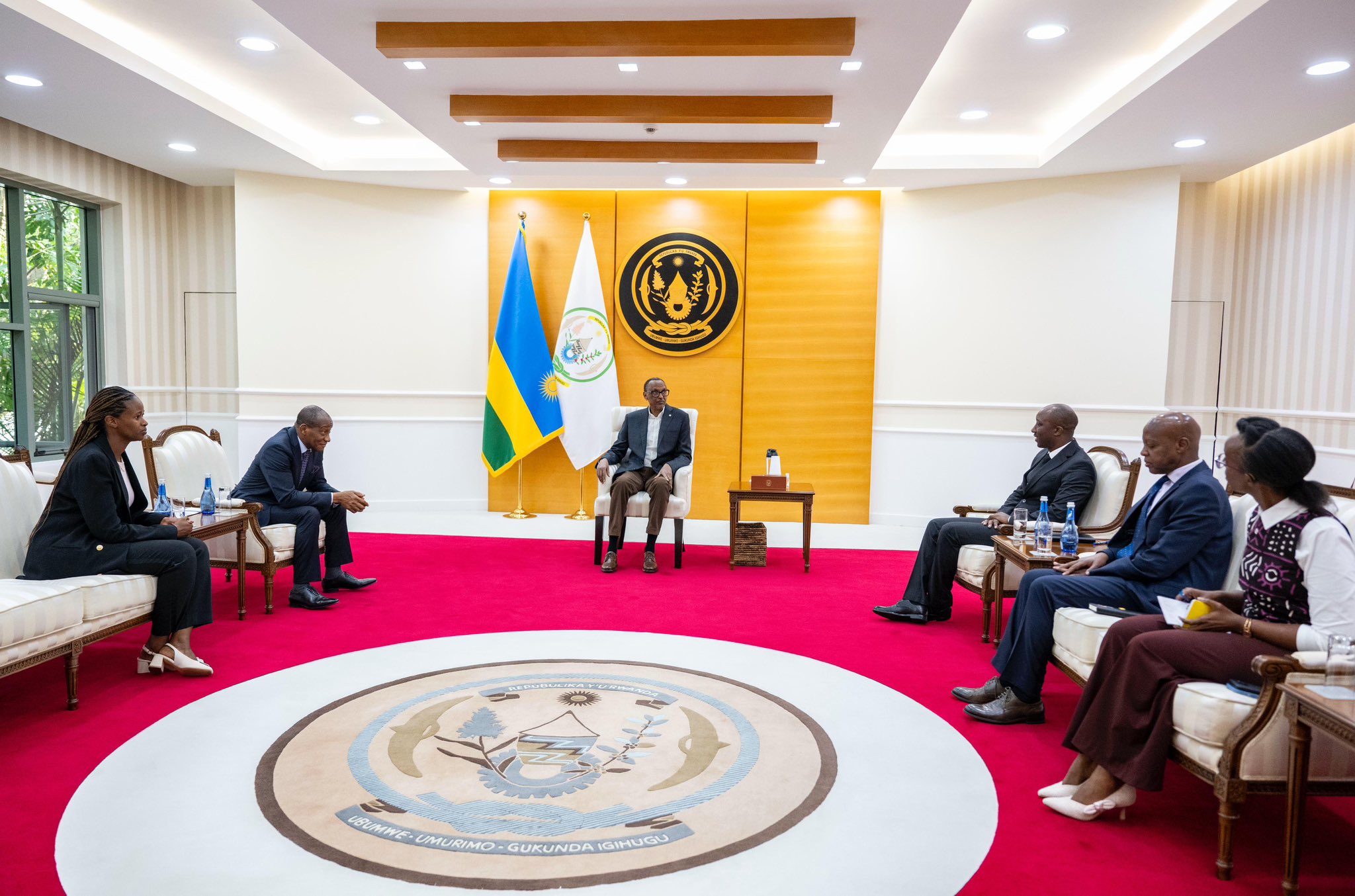 President Paul Kagame and ASECNA Director General Prosper Zo’o Minto’o discussed the agency’s role in advancing African aviation and Rwanda’s pioneering use of drones for economic and health benefits, including delivering medical supplies to remote areas.