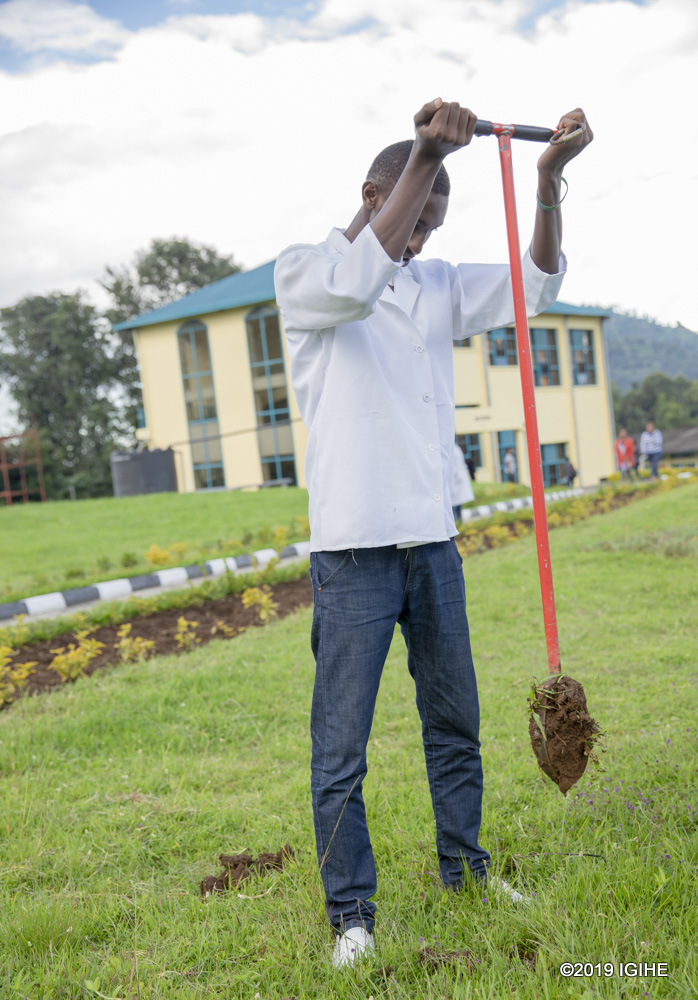 CAVM works closely with residents in its neighborhood to address emerging challenges affecting their agriculture