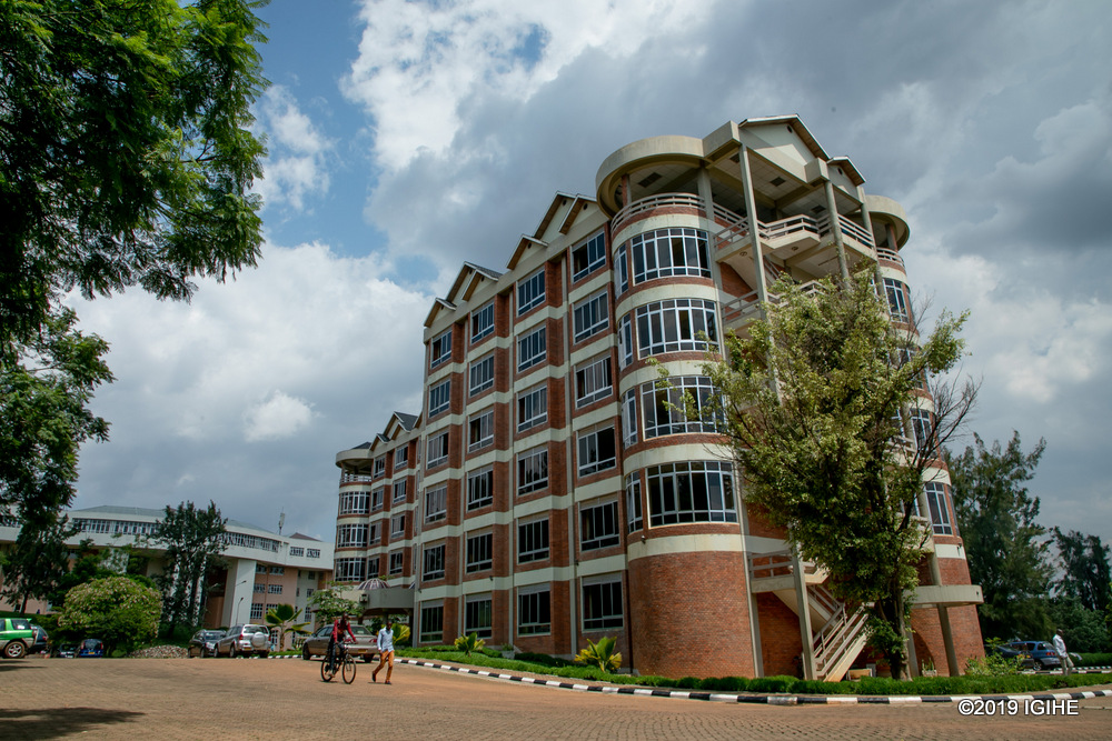The College offers courses at 3 main campuses namely: Nyarugenge(HQ), Huye and Nyagatare in the south province.
