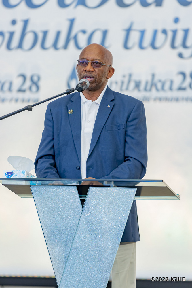 Bonaventure Niyibizi represented the the Board of Directors of the Group Companies at the event. 