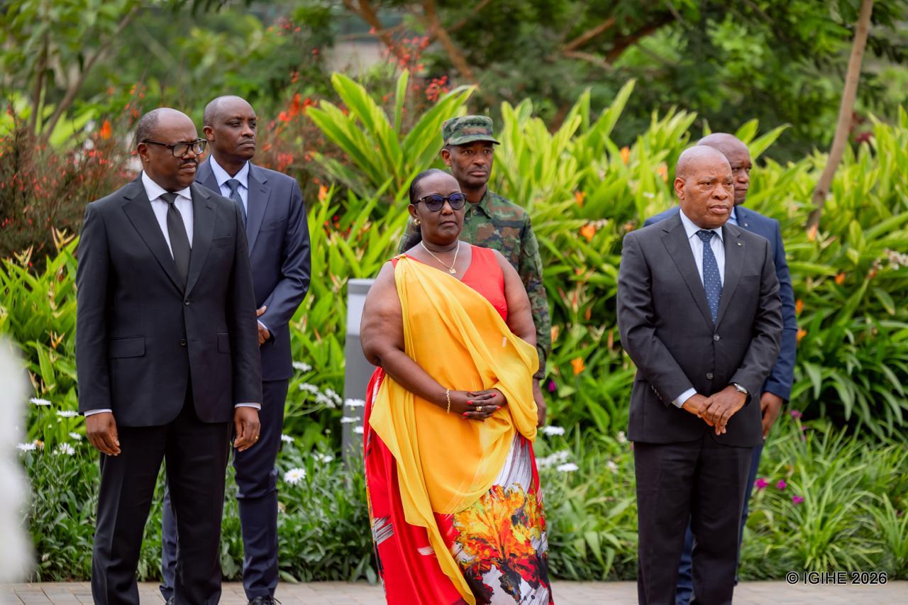 The officials included Prime Minister Dr. Justin Nsengiyumva, Senate President François-Xavier Kalinda, Chief Justice Domitille Makantaganzwa, Speaker of the Chamber of Deputies Gertrude Kazarwa, and other dignitaries.