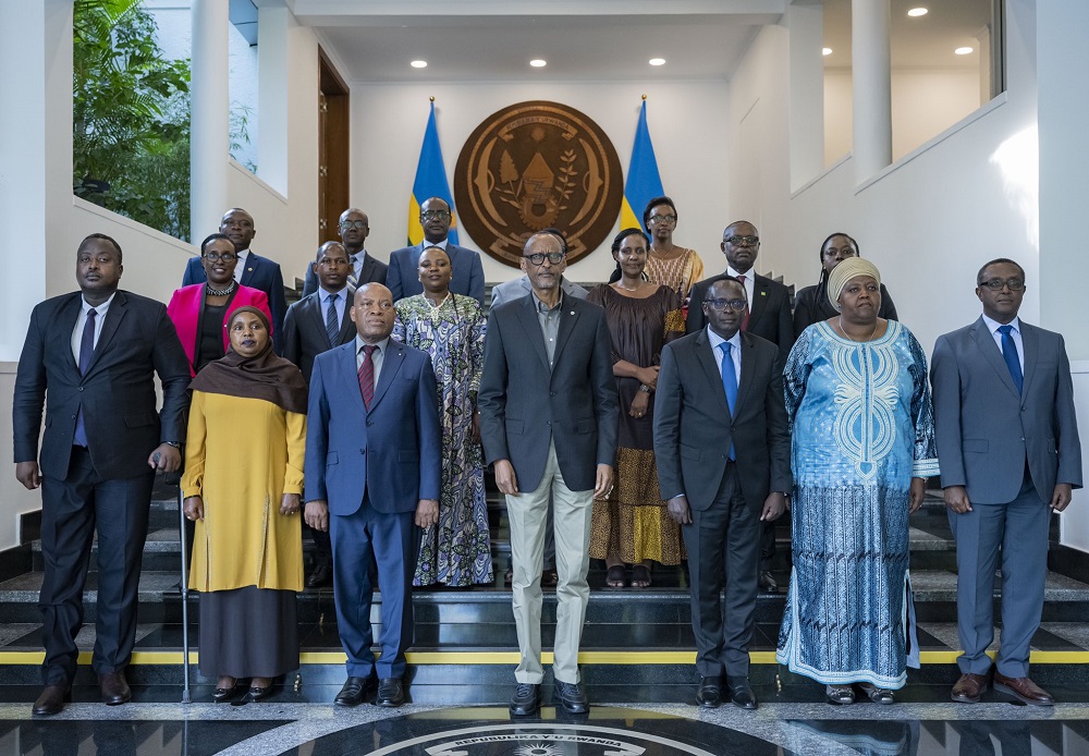 President Kagame in a group photo with Rwandan members of EALA. 