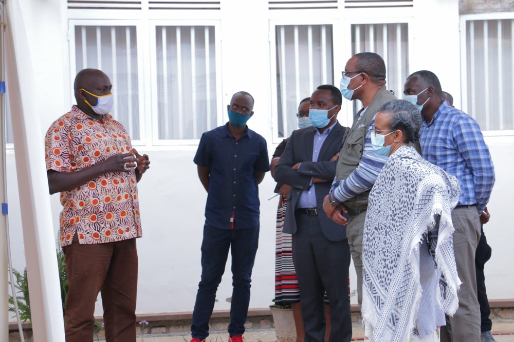 Hailemariam Desalegn Boshe Visits plant pathology laboratories, Gene Bank, and the Banana Field Germplasm Conservation