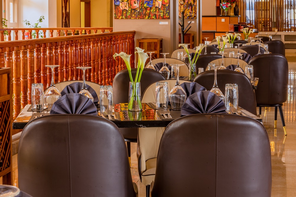 M Hotel features a variety of modern dining spaces.
