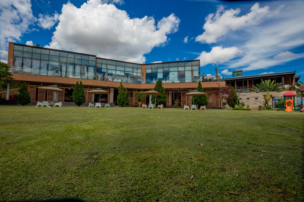 There will be ample space for children to play and move around freely.