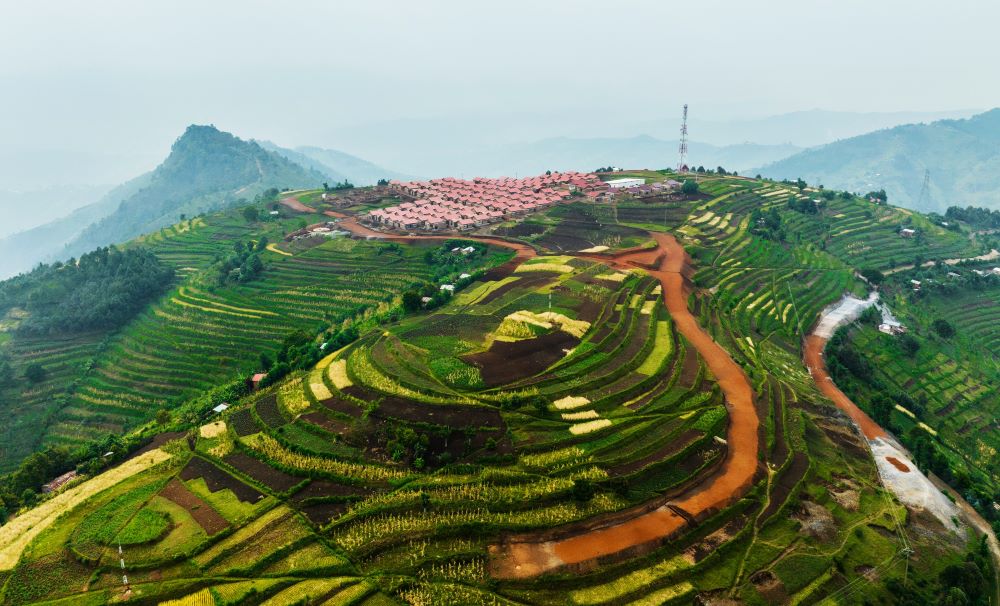 The funding will support ecosystem restoration and community resilience building in six districts of Rwanda’s Southern Province, namely Kamonyi, Muhanga, Nyanza, Ruhango, Huye, and Gisagara.
