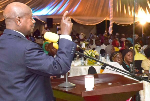 President Museveni addresses Muslims who turned up for the Iftar dinner at State House Entebbe on Thursday.