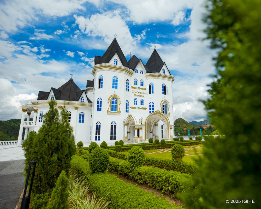 The Rwanda Development Board (RDB) has ordered the temporary closure of Hotel Chateau Le Marara in Karongi District, citing failure to comply with national tourism regulations. 