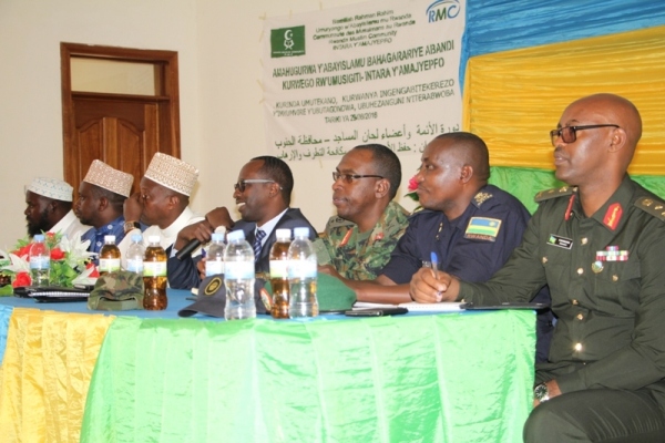 Governor Munyentwali addressing Muslim leaders