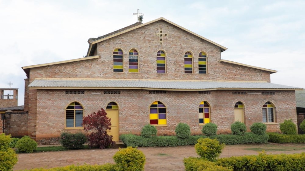 The first Catholic Church was established in Save in 1900. 