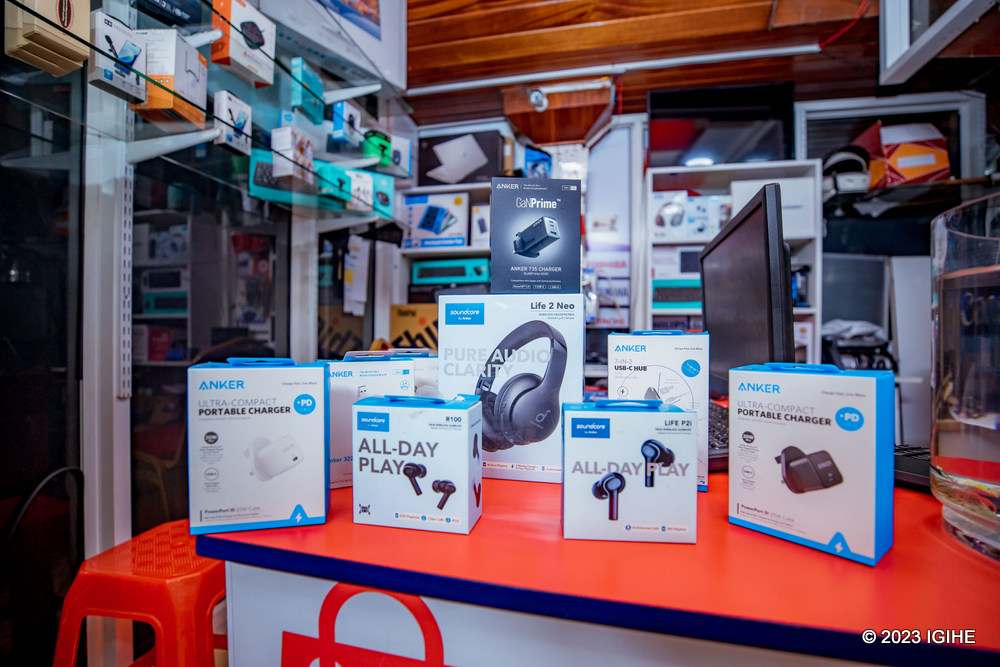 Roots Rwanda, the brainchild of Ali, operates as an online store sourcing products directly from manufacturers, including renowned brands like Apple.