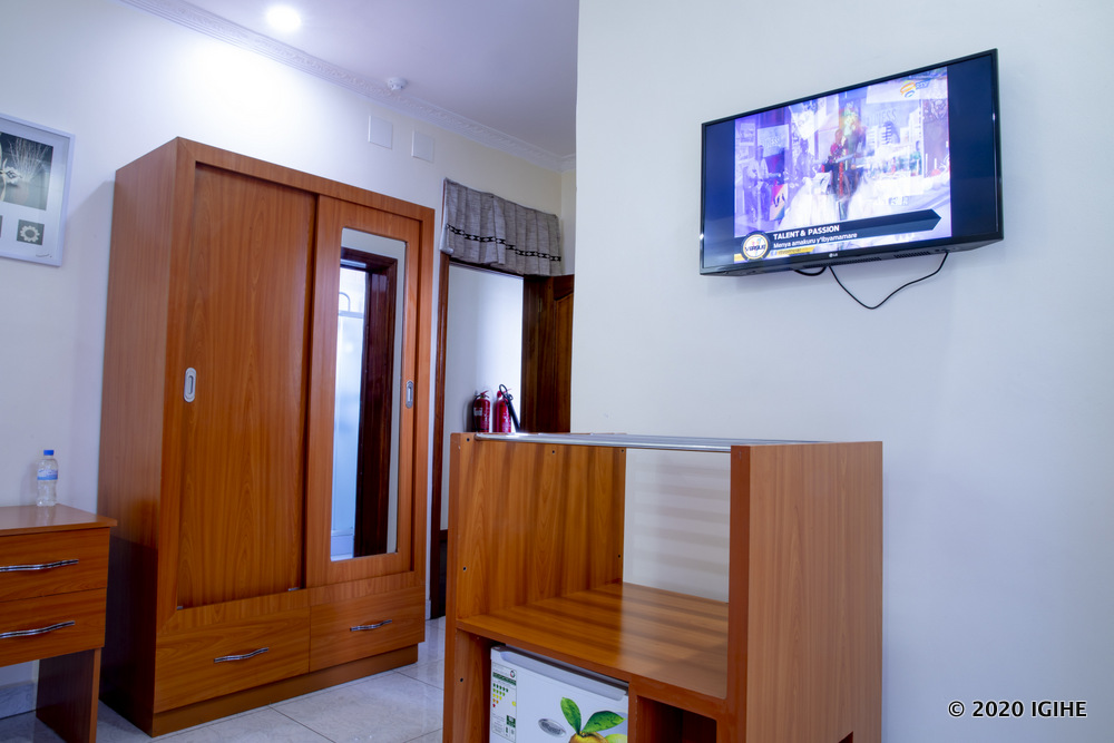 Fatima Hotel offers conference rooms with modern equipment for meetings including free high speed WIFI, projectors, white boards, and a sound system to mention a few.
