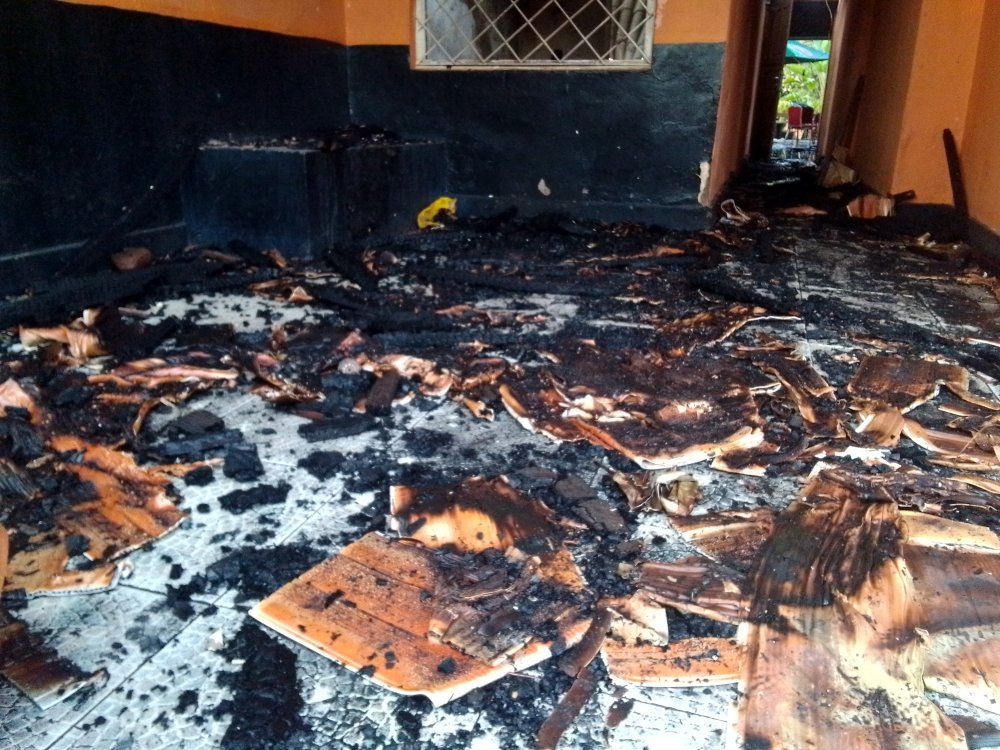 The fire caused significant damage to the affected areas, reducing everything inside to ashes.