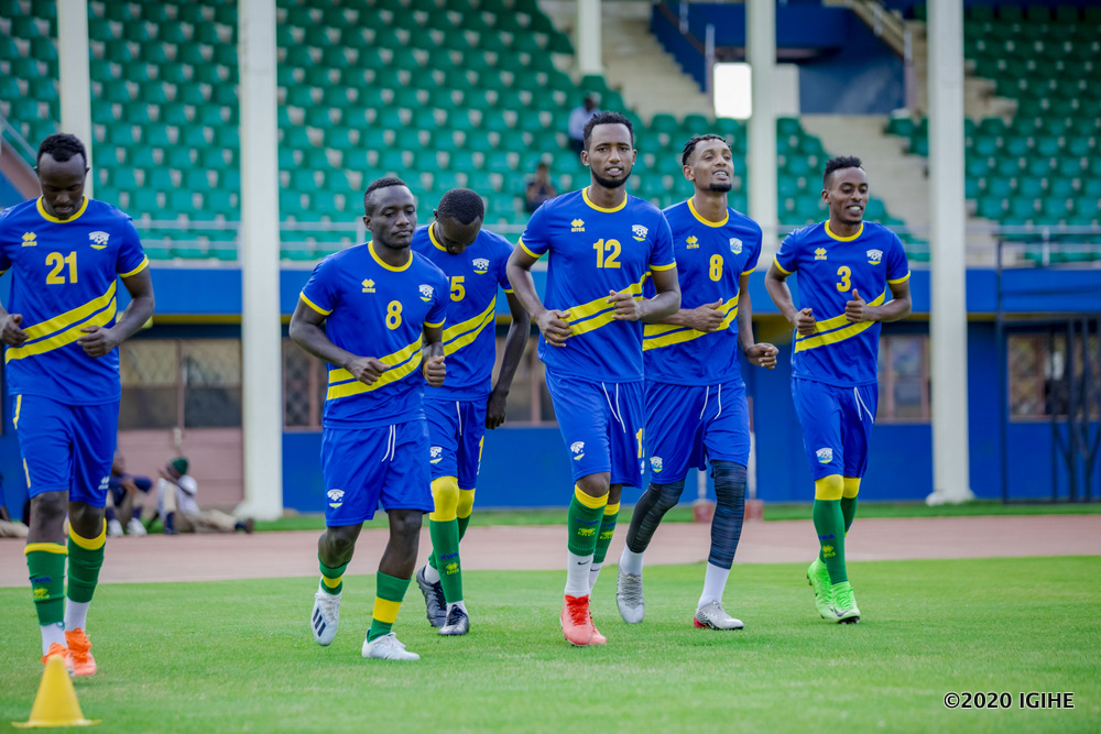 The players had an air of joy for that first training which will be followed by another training this Tuesday before they leave for Cameroon