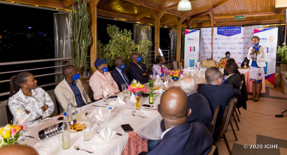 The handover ceremony was attended by Members of the Rotary Clubs of Rwanda.