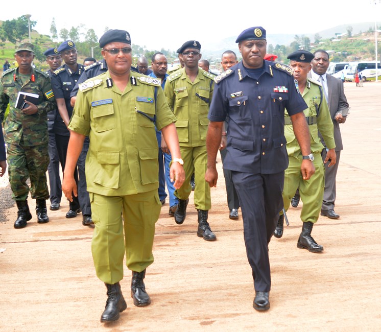 IGPs Emmanuel K. Gasana and his Tanzanian counterpart, Ernest J. Mangu arrive for the bilateral meeting at Rusumo border post.