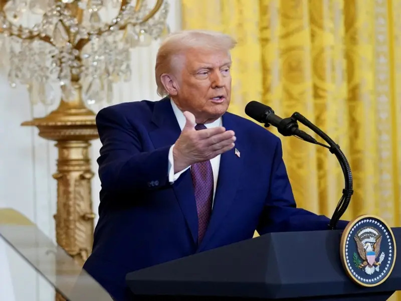 U.S. President Donald Trump on Thursday warned that it is “very dangerous” for the United Kingdom to enter into business with China, comments that come as British Prime Minister Keir Starmer wraps up a high‑profile visit to Beijing aimed at strengthening economic and diplomatic ties.
