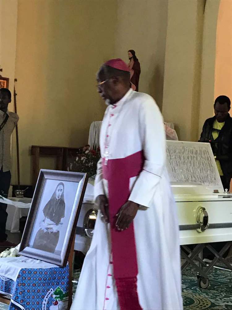 Bishop Habiyambere Alexis bidding farewell to late nun Mukarushya.
