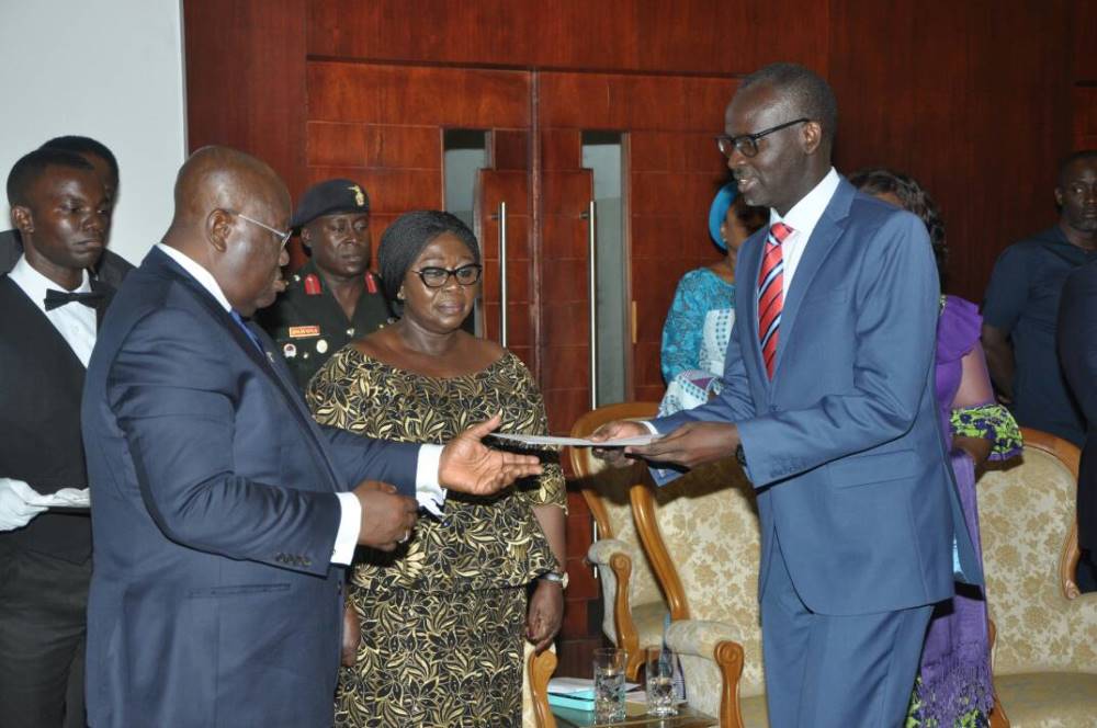 Amb. Stanislas Kamanzi presenting his credentials to President of Ghana