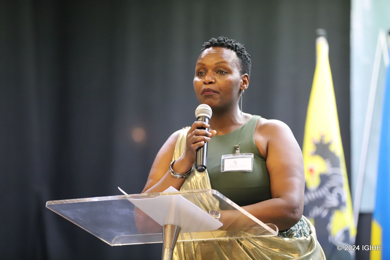 Participants also heard testimony from Rwamukwaya Edmée Fauvette. Antwerp Mayor Bart De Wever commended genocide survivors for their courage in sharing their experiences from 1994.