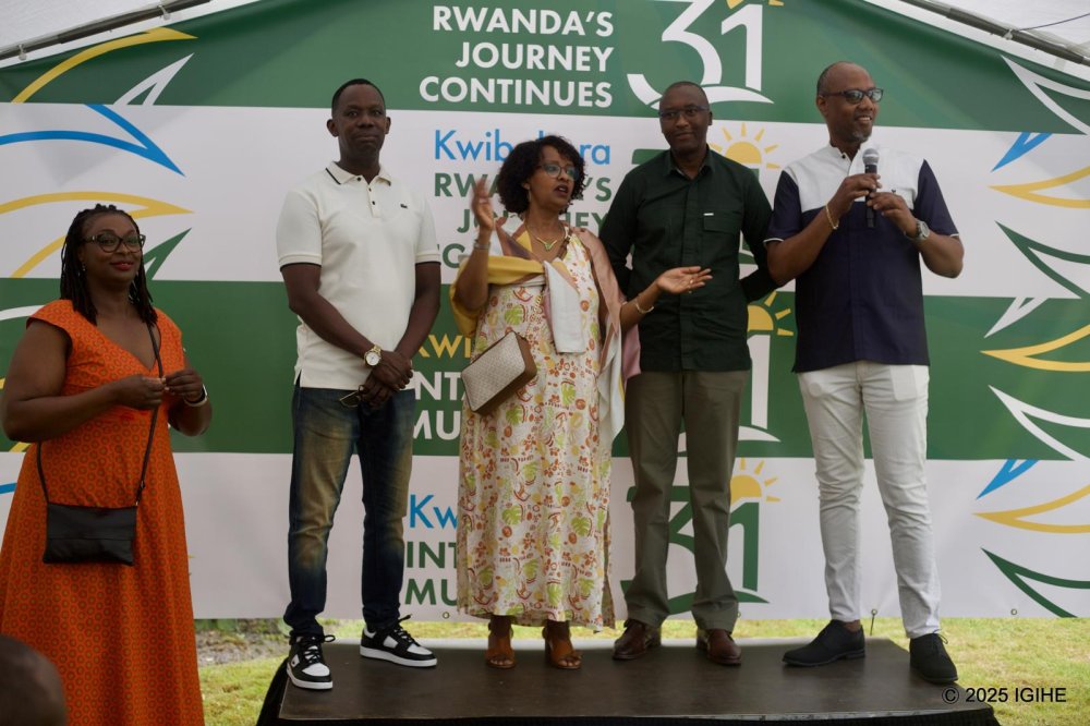 Claude Ndabarasa introduced Ambassador Dushimimana Lambert to some of the leaders of various organizations that bring Rwandans together, including IBuka and others.