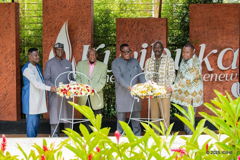 The former MINUAR peacekeepers laid wreaths at Kigali Genocide memorial