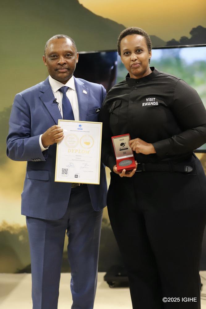 Rwanda received a Certificate and Medal of Recognition for Quality and Innovation.