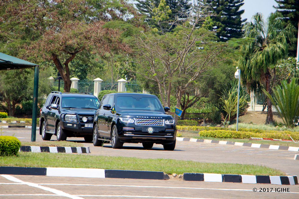 Driving himself in his Range Rover, Kagame arrived at NEC headquarters at 12:30 hours. 
