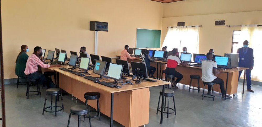 The center is composed of computers, 3D printer and an electronic laboratory to be completed in the near future. 
