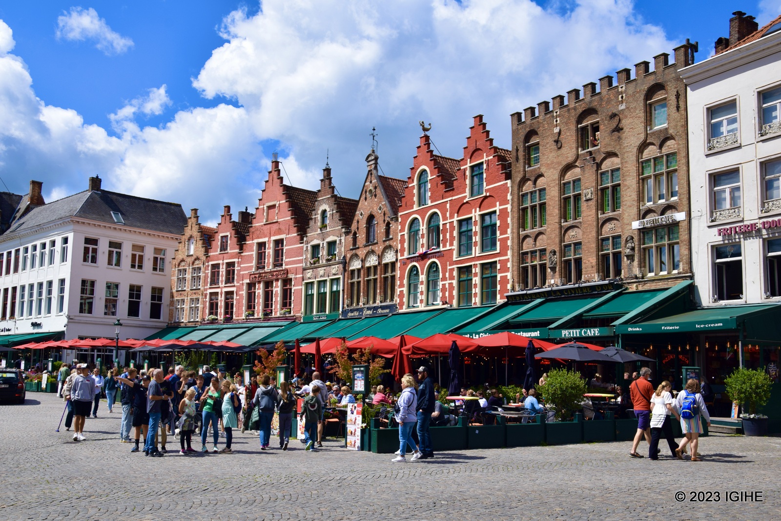 Within Bruges' embrace lie captivating landmarks waiting to be discovered.