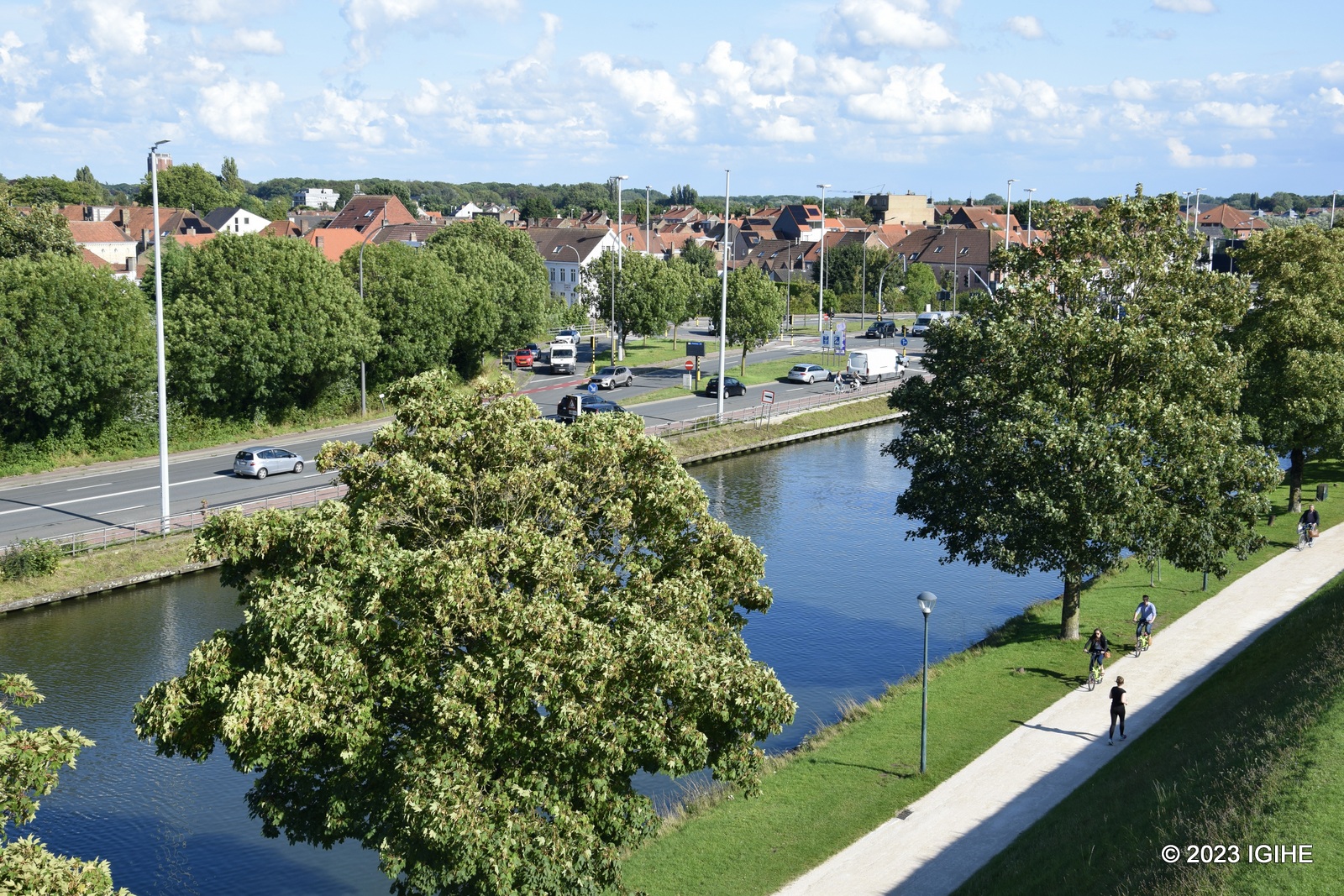 Visitors can see tarmac roads on the outskirts of the city.