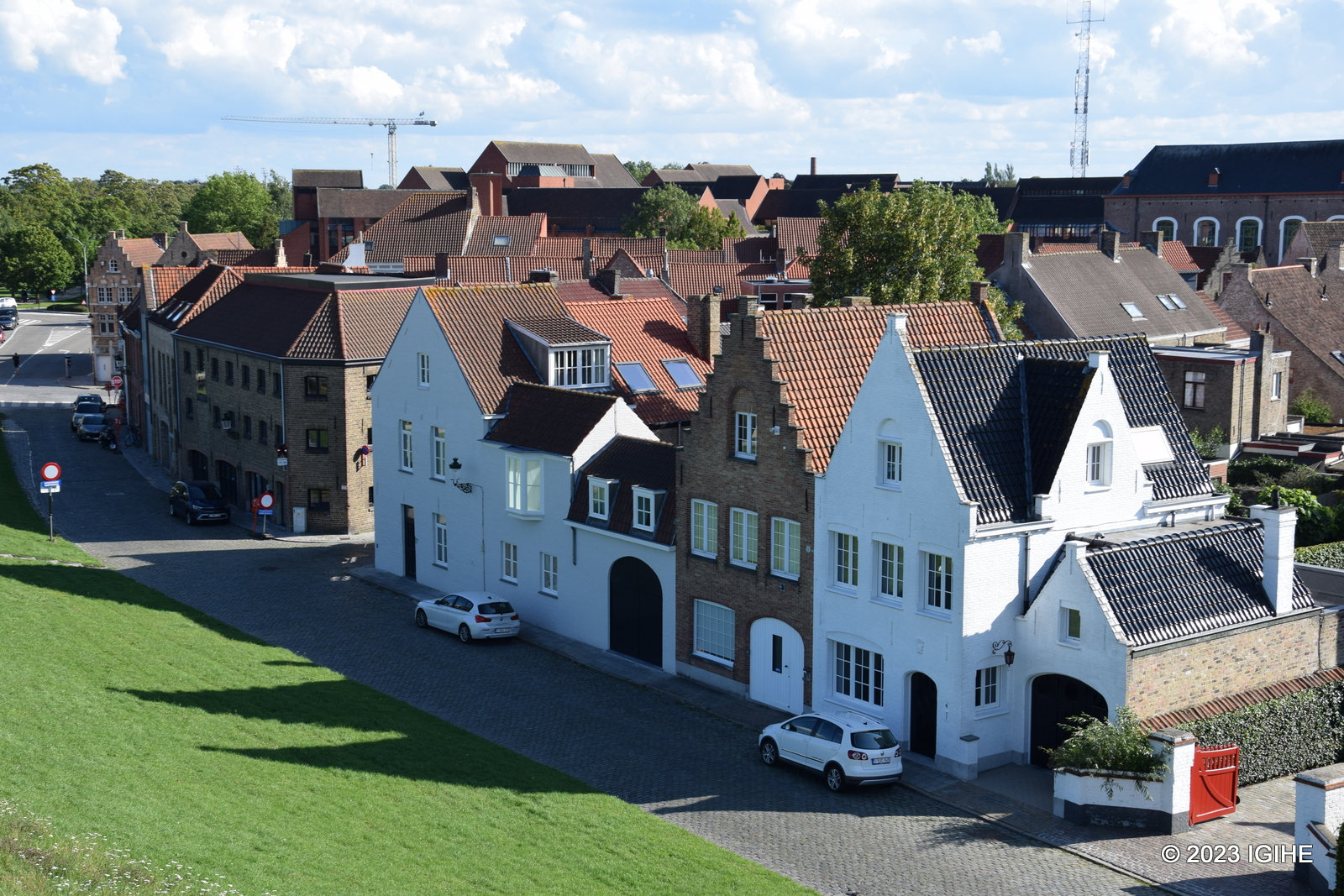 In Bruges, one can also wander through the enchanting cobblestone alleys and marvel at the exquisite historical houses.