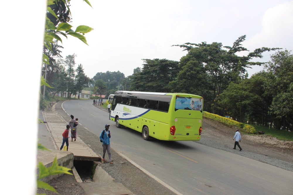 The troops crossed the ‘Grande Barrière’ border post a few minutes before 9:00 a.m., and headed to Kigali, from where they continued their journey to Tanzania to be airlifted to their home countries.