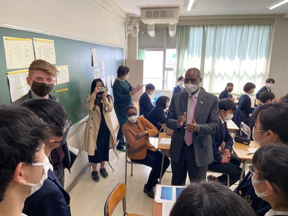 Amb. Rwamucyo visiting Naruse High School in Japan. 