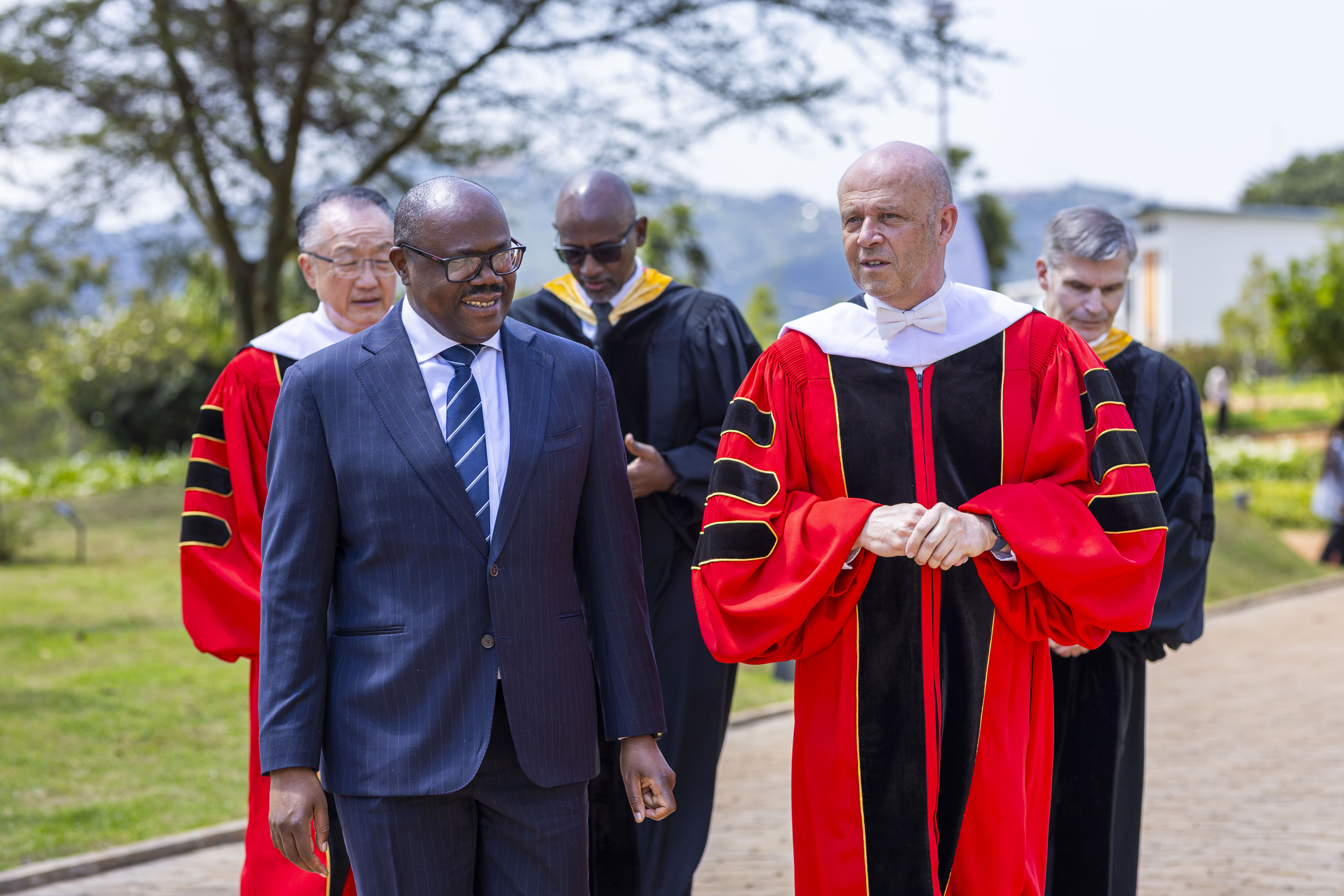 Prime Minister Dr. Justin Nsengiyumva presided over the graduation ceremony.