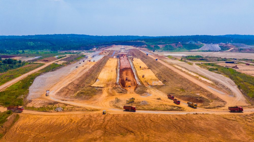 The dam is being constructed on 400 hectares spanning Karama and Rukomo sectors and Gatunda Sector in Nyagatare District.