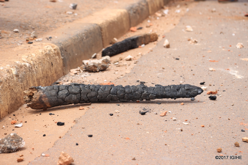 Gasabo prison inmates have gone on a riot, throwing stones to passersby in the road and houses nearby the prison.