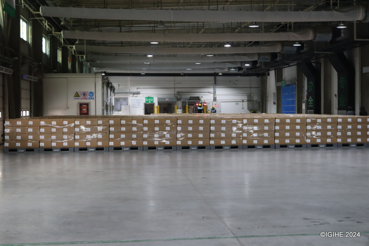 Sinopharm Bonded leverages cutting-edge technology to operate two modern warehouses equipped with a myriad of storage environments to cater to the specific needs of pharmaceuticals.