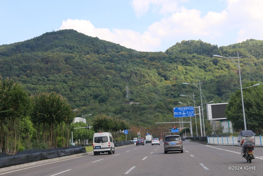 In 2023, the city enjoyed 325 days of good or excellent air quality, and its forest coverage rate ranks among the top ten in China.