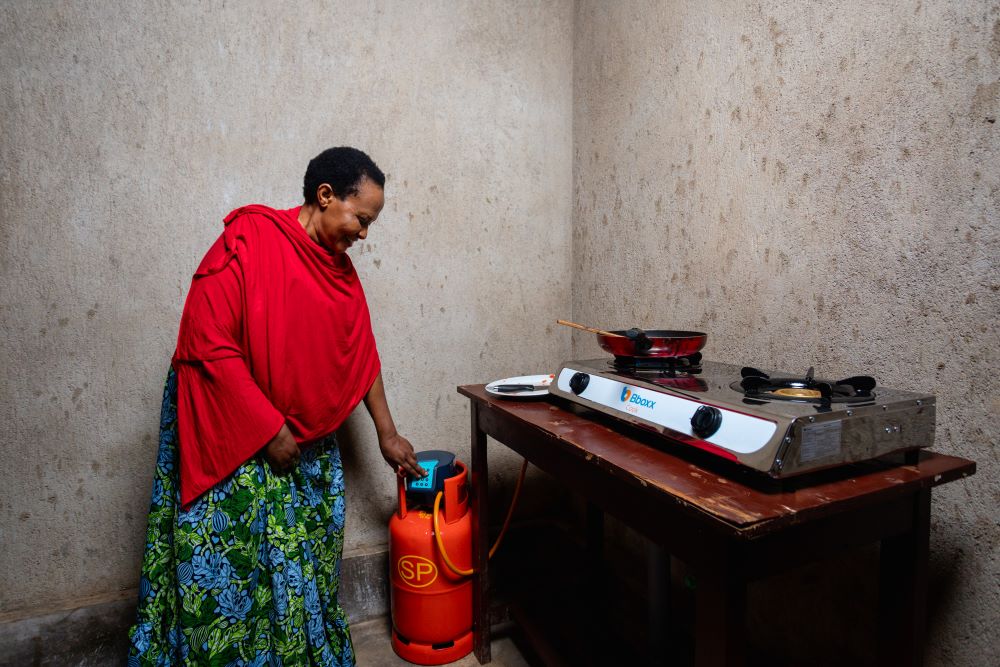 SP's expertise in providing Liquified Petroleum Gas (LPG) and its extensive distribution network of 60 petrol stations and six cylinder filling plants across Rwanda ensure reliable and accessible product availability.